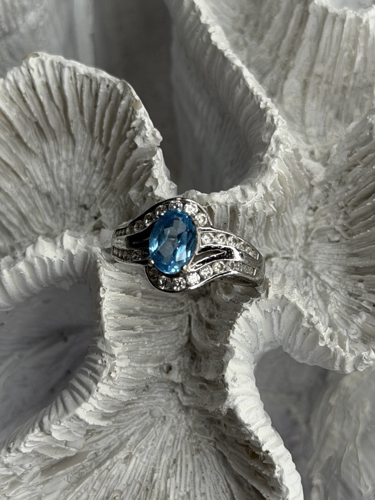Shiny 925 Sterling Silver Topaz & Beryl Ring Size 7