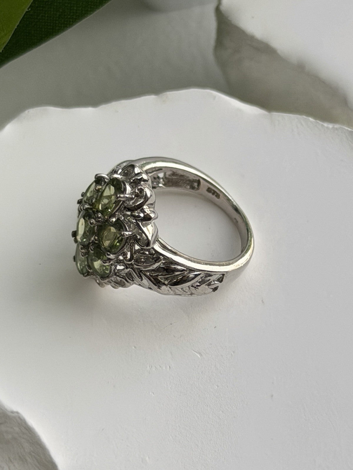 Elegant 925 Sterling Silver Peridot Ring Size 7