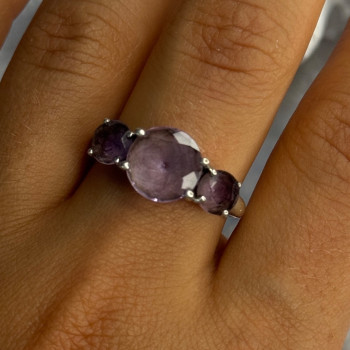 925 Sterling Silver Beautiful Amethyst Ring Size 10