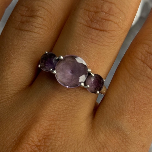 925 Sterling Silver Beautiful Amethyst Ring Size 10