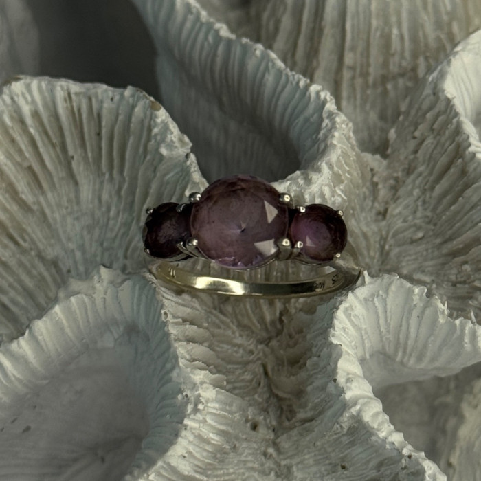 925 Sterling Silver Beautiful Amethyst Ring Size 10