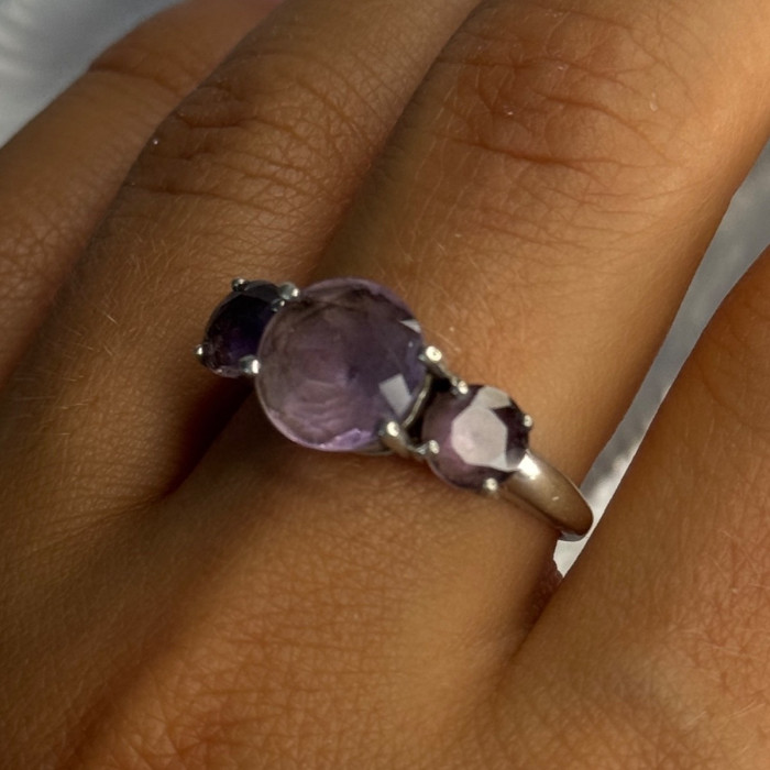 925 Sterling Silver Beautiful Amethyst Ring Size 10
