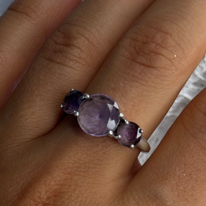 925 Sterling Silver Beautiful Amethyst Ring Size 10