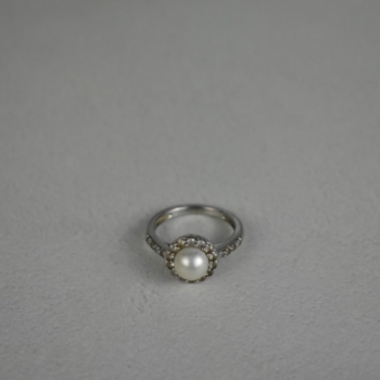 925 Sterling Silver Pearl & Colorless Spinel Ring Size 7