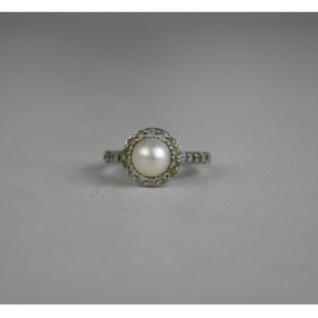 925 Sterling Silver Pearl & Colorless Spinel Ring Size 7