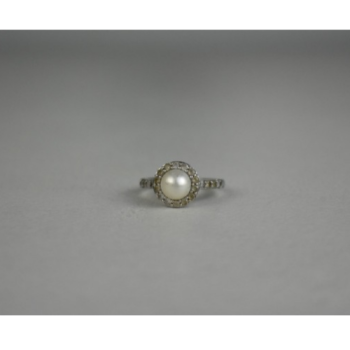 925 Sterling Silver Pearl & Colorless Spinel Ring Size 7