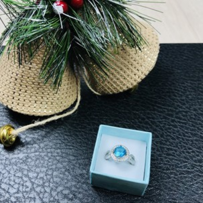 925 Sterling Silver Blue Topaz Ring Size 8