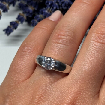 925 Sterling Silver CZ Ring Size 7