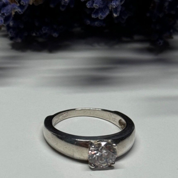925 Sterling Silver CZ Ring Size 7