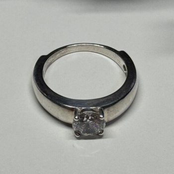 925 Sterling Silver CZ Ring Size 7