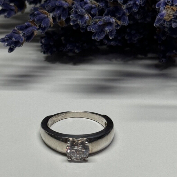 925 Sterling Silver CZ Ring Size 7