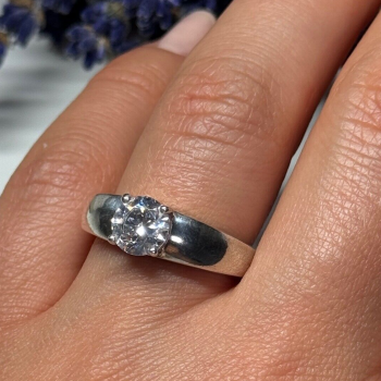 925 Sterling Silver CZ Ring Size 7