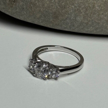 925 Sterling Silver CZ Ring Size 6.5