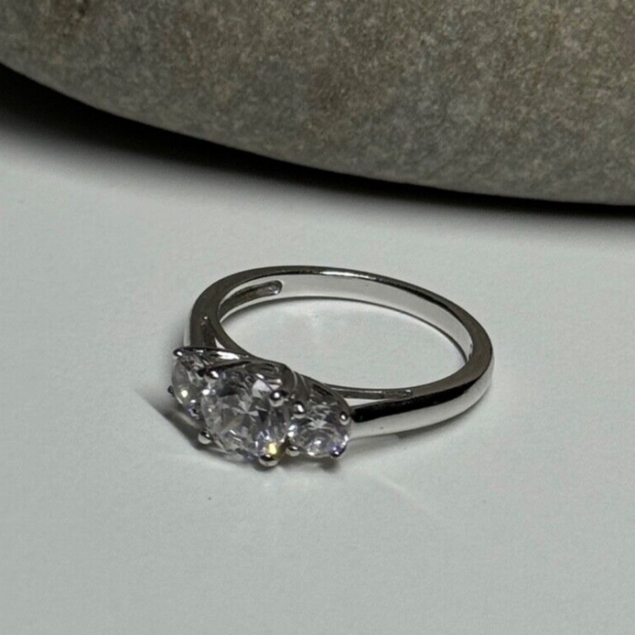 925 Sterling Silver CZ Ring Size 6.5