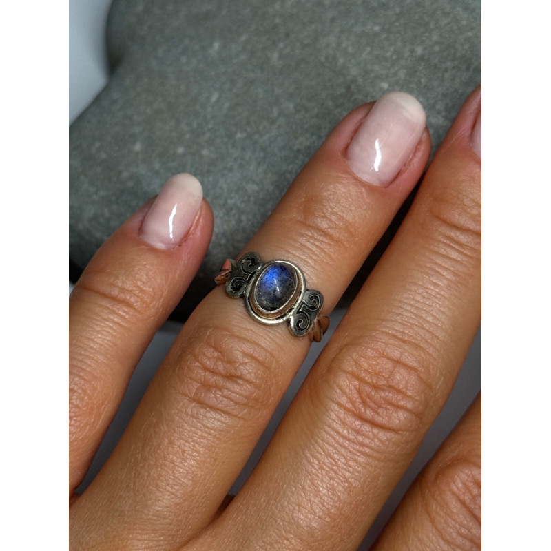 925 Sterling Silver Moonstone Ring Size 4
