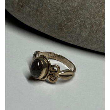 925 Sterling Silver Moonstone Ring Size 4