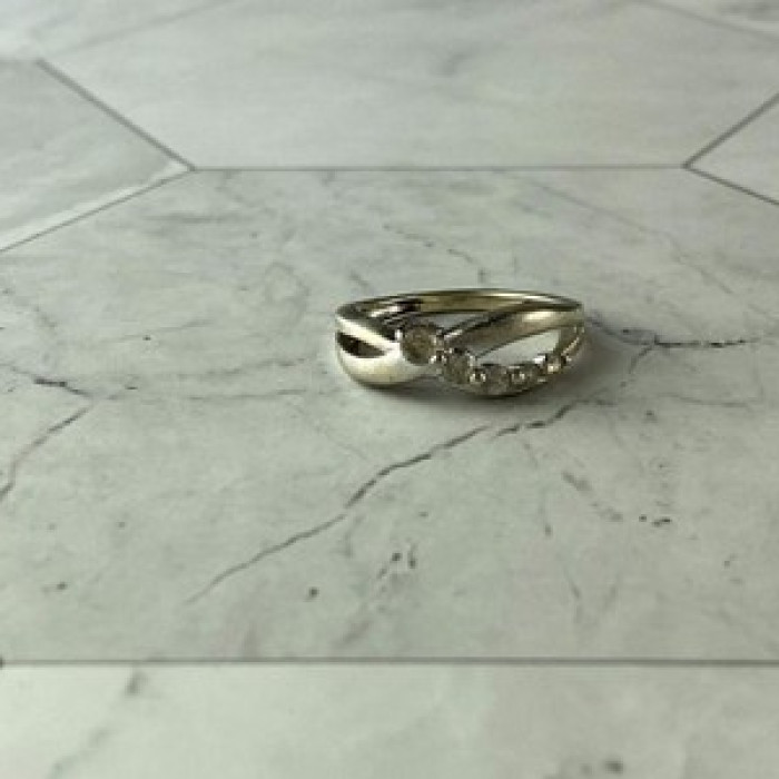 925 Sterling Silver White Topaz Ring Size 7