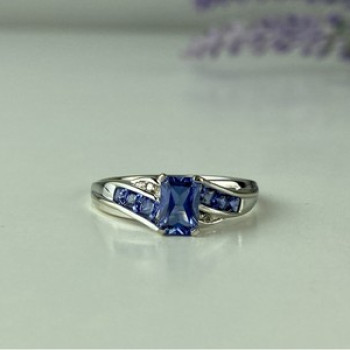 10K White Gold Iolite & Diamonds Ring Size 6.5