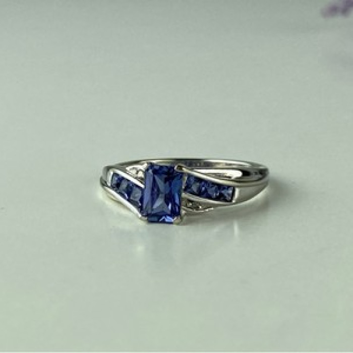 10K White Gold Iolite & Diamonds Ring Size 6.5