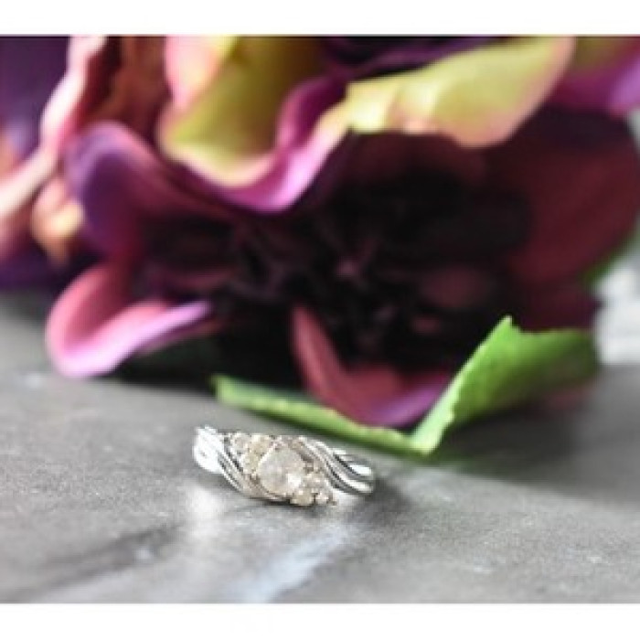 925 Sterling Silver White Topaz Ring Size 6.5