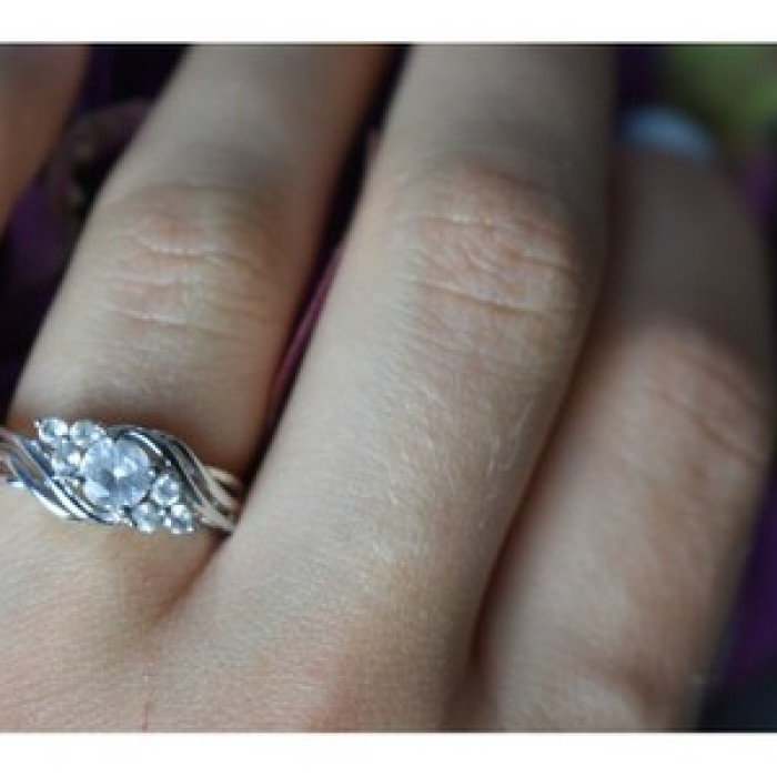 925 Sterling Silver White Topaz Ring Size 6.5
