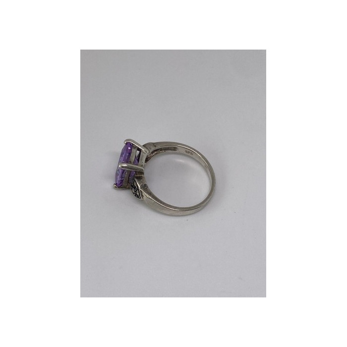 925 Sterling Silver Ring With CZ Size 8