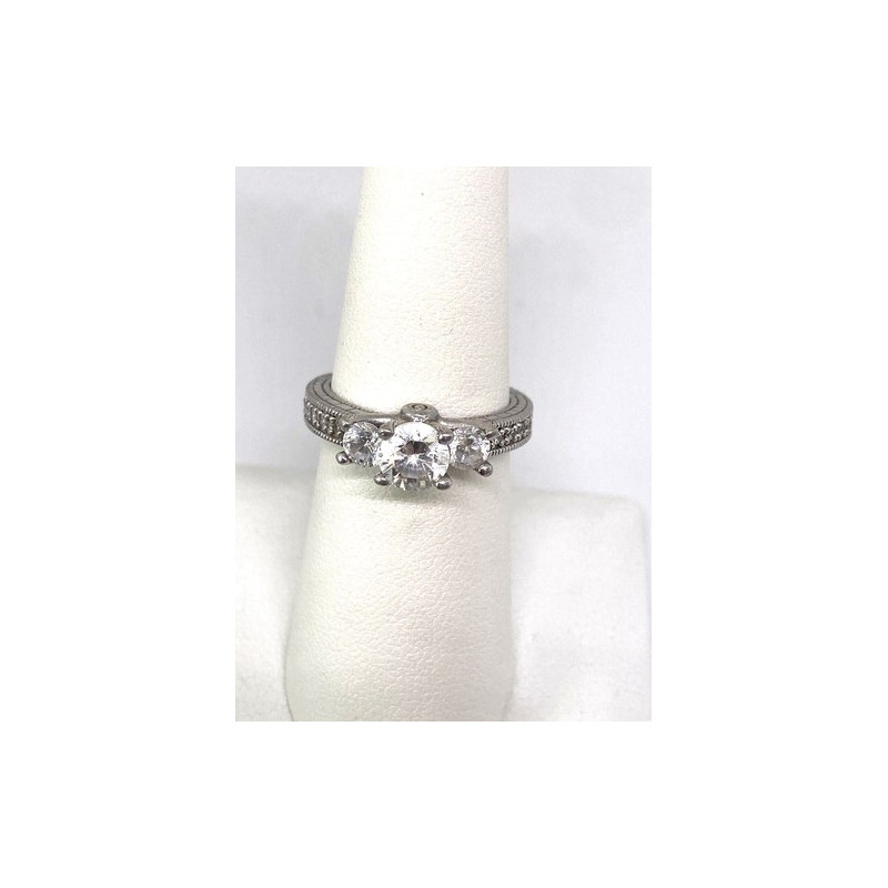 925 Sterling Silver Ring With CZ Size 7