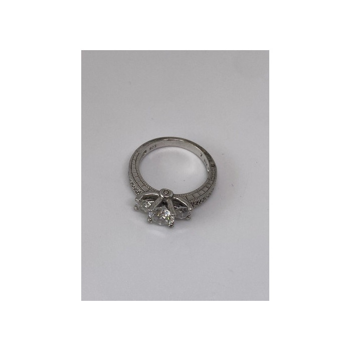 925 Sterling Silver Ring With CZ Size 7