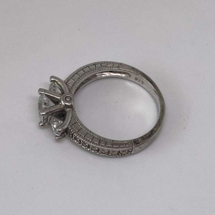 925 Sterling Silver CZ Ring Size 7