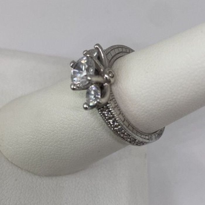 925 Sterling Silver CZ Ring Size 7