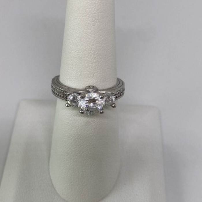 925 Sterling Silver CZ Ring Size 7
