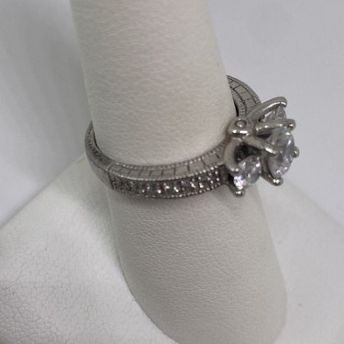 925 Sterling Silver CZ Ring Size 7