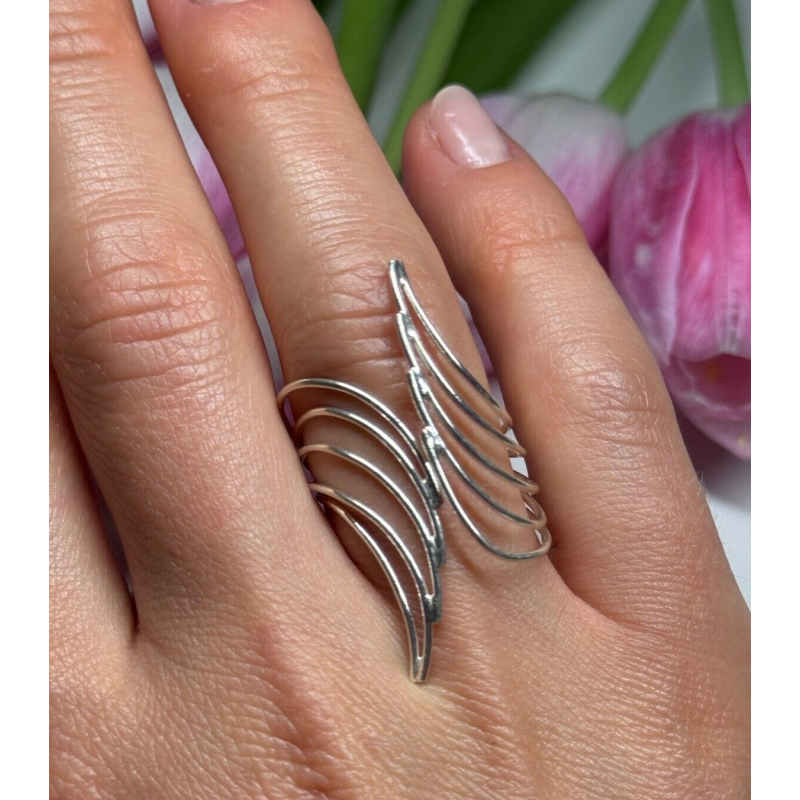 925 Sterling Silver Ring Size 7.5