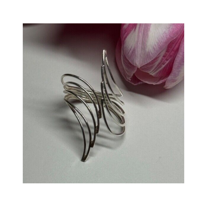 925 Sterling Silver Ring Size 7.5