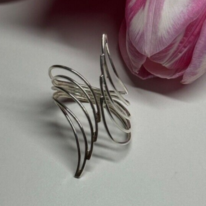 925 Sterling Silver Ring Size 7.5
