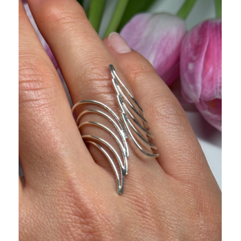 925 Sterling Silver Ring Size 7.5