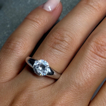 925 Sterling Silver CZ Ring Size 7.5