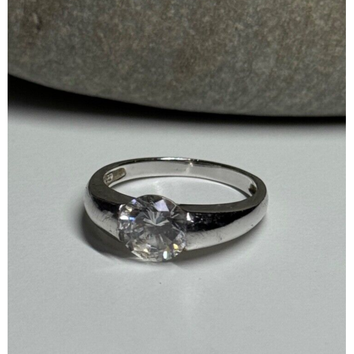 925 Sterling Silver CZ Ring Size 7.5