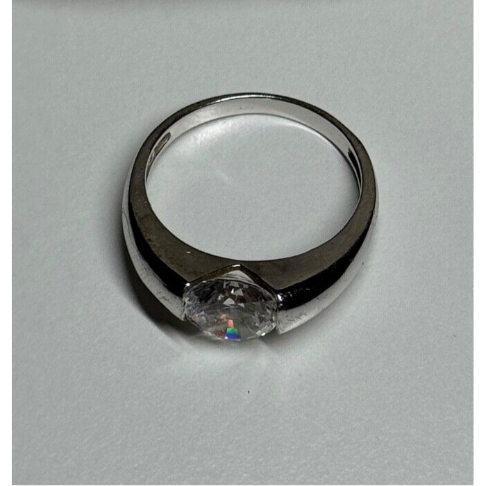 925 Sterling Silver CZ Ring Size 7.5