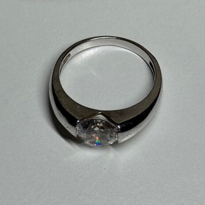 925 Sterling Silver CZ Ring Size 7.5
