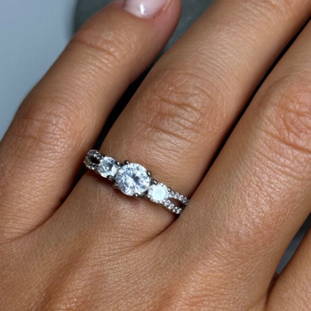 925 Sterling Silver CZ Ring Size 6.5
