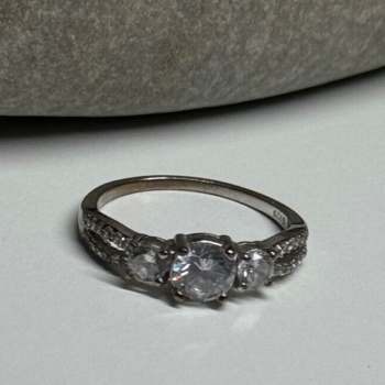 925 Sterling Silver CZ Ring Size 6.5