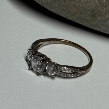 925 Sterling Silver CZ Ring Size 6.5