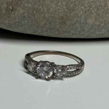 925 Sterling Silver CZ Ring Size 6.5