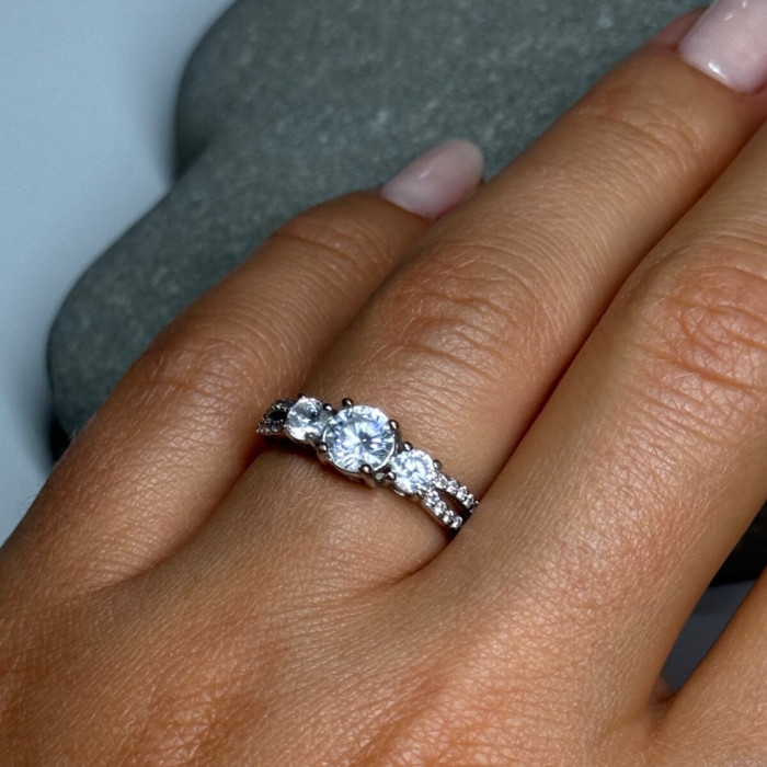 925 Sterling Silver CZ Ring Size 6.5