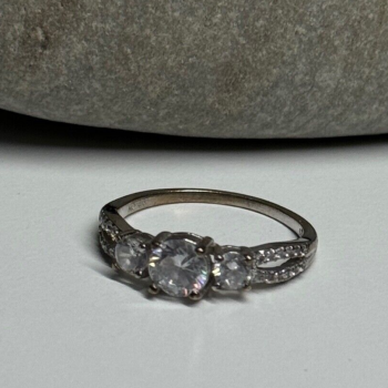 925 Sterling Silver CZ Ring Size 6.5