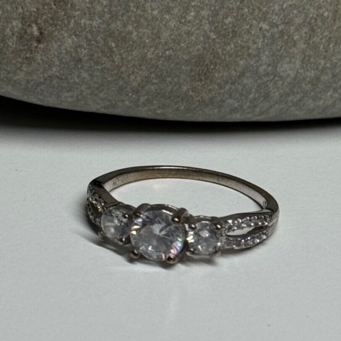 925 Sterling Silver CZ Ring Size 6.5