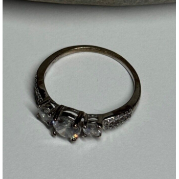 925 Sterling Silver CZ Ring Size 6.5