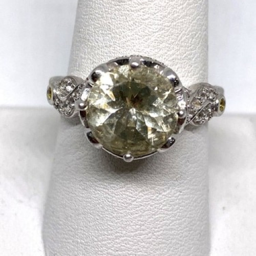925 Sterling Silver CZ Ring Size 8.75