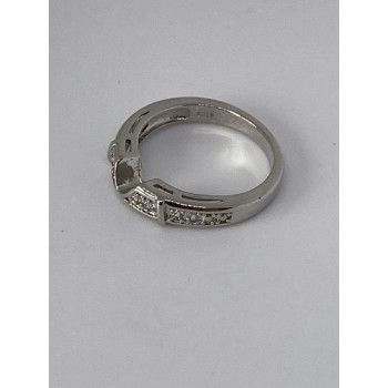 925 Sterling Silver CZ Ring Size 5.5